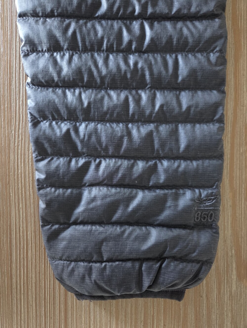 L.L. Bean Gray Ultralight 850 Down Sweater Coat Hooded Womens Size Large Regular - Picture 6 of 12